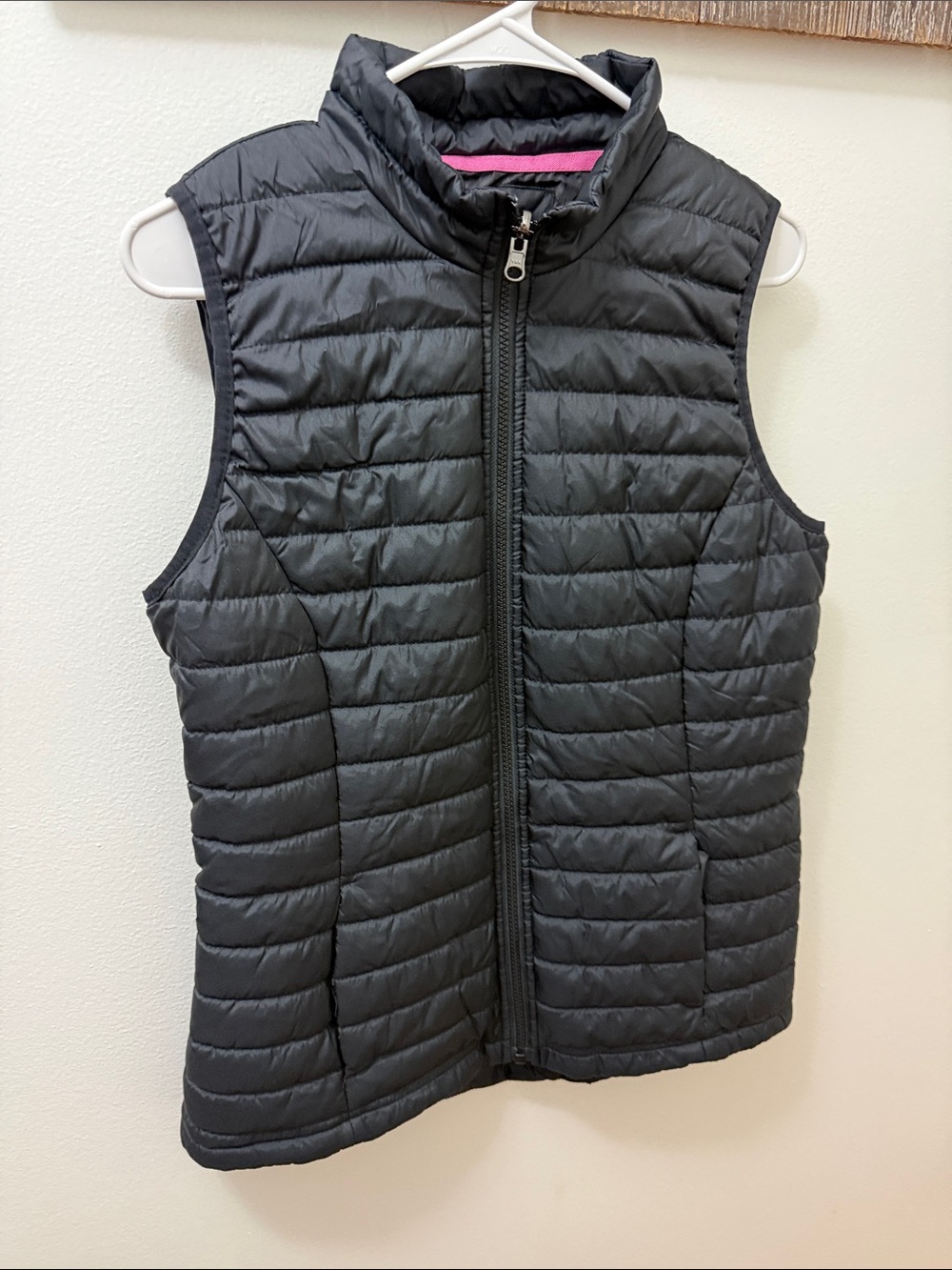 Black Quilted Puffer Vest with Stand Collar - Picture 5 of 7